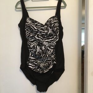 delta burke one piece bathing suits